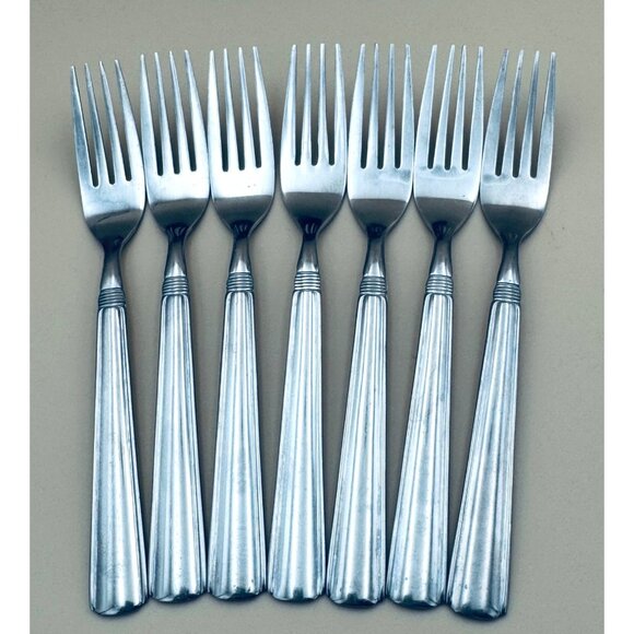 7 Pfaltzgraff KENILWORTH Dinner Fork 18/10 Stainless Steel Discontinued - Picture 1 of 6